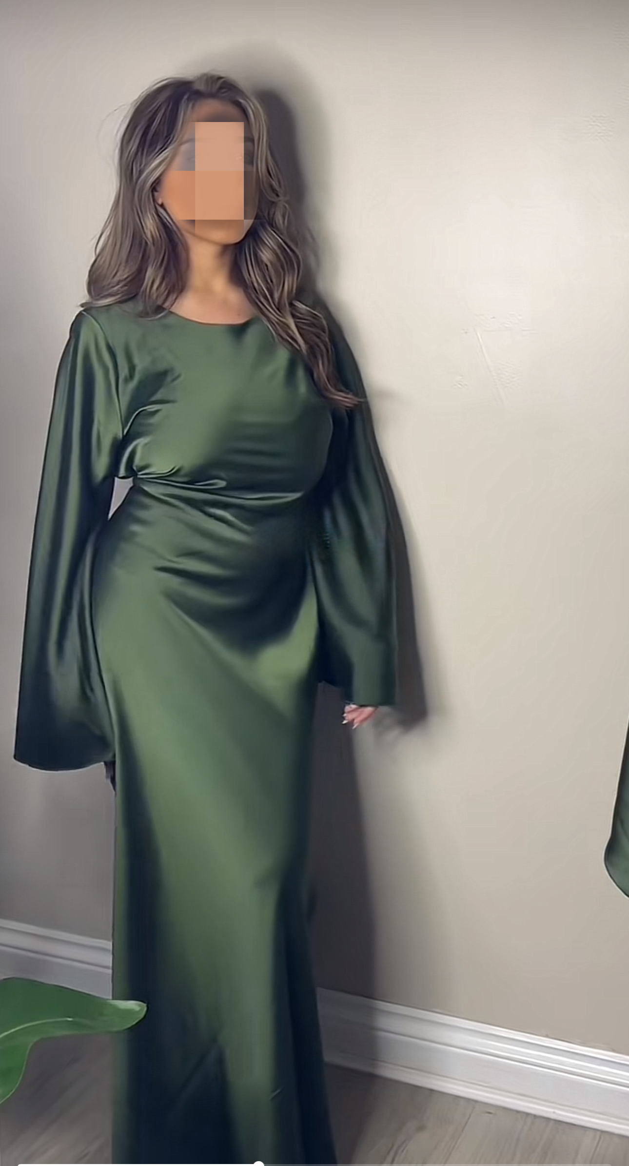 Abaya Satinada con Cinturón – Elegancia para el Eid
