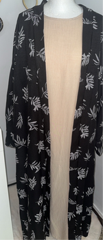 Lade das Bild in den Galerie-Viewer, Abaya de Dos Piezas – Estilo y Frescura para el Verano
