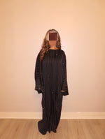 Lade das Bild in den Galerie-Viewer, Abaya con Strass – Elegancia Brillante para el Eid
